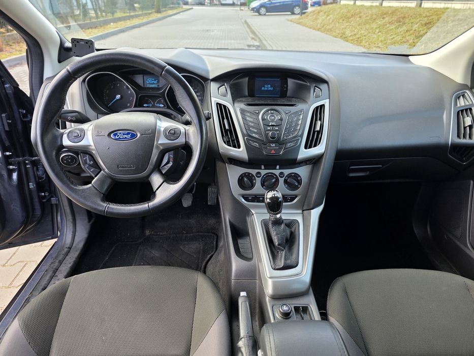 Ford focus mk3 1.6 125km LPG sam parkuje tempomat Grzana szyba