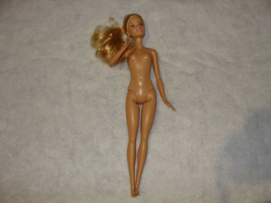 Barbie I Can Be Nurse (Ref. DMP54) de 2016