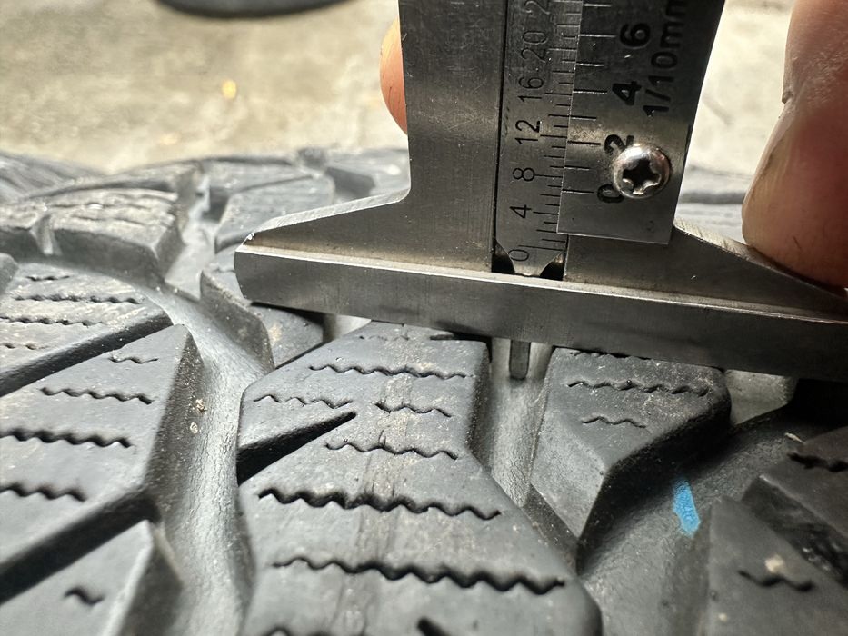 Шини 215 60 16 99H XL Nokian WR D4 пара