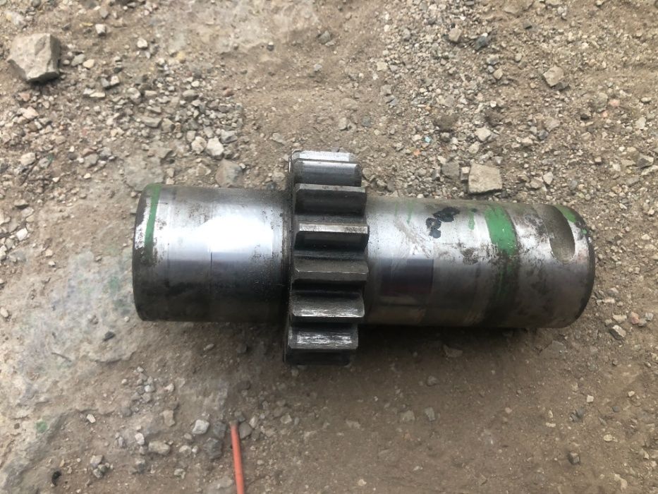 Разборка жатки Джон Дир 892 AH209794 . Редуктор N102014 AH146578