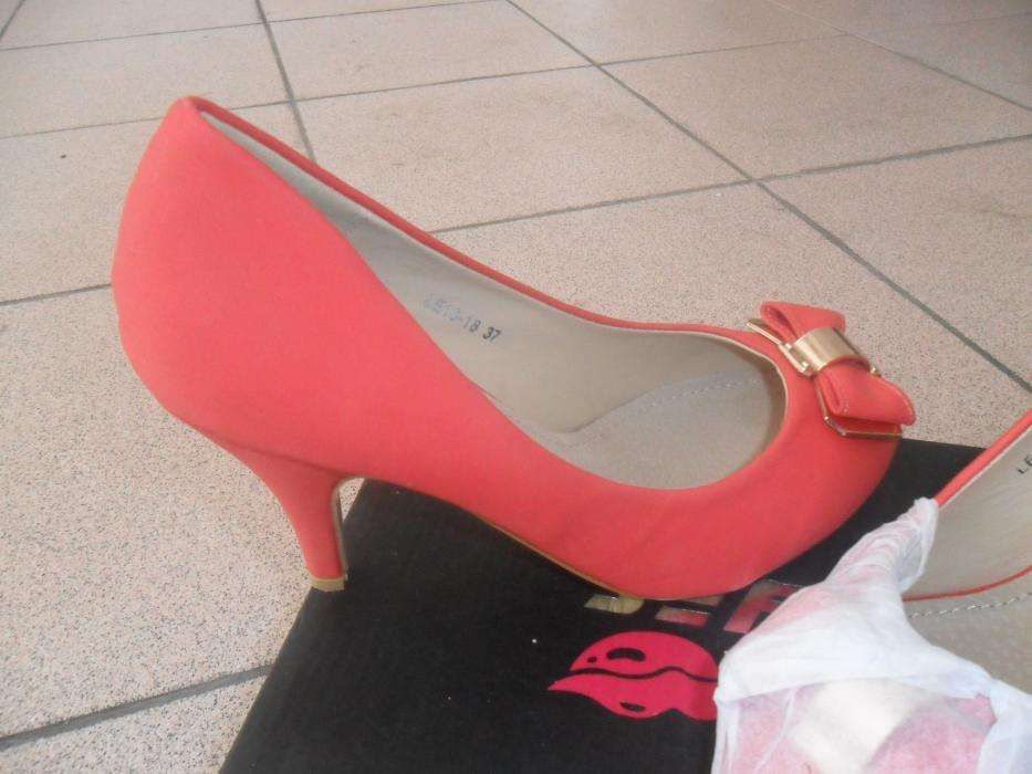 Sapatos novos tamanho 37