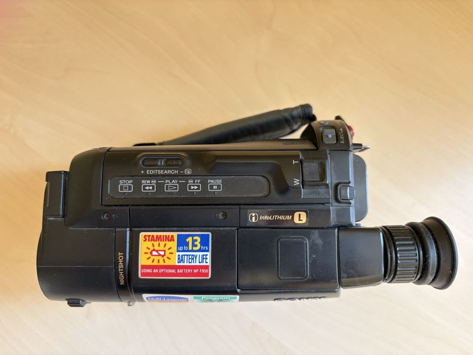 Sony Handycam CCD-TR415E Video8 + оригінальна сумка Samsonite