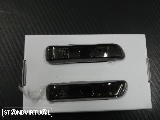 Piscas, Farolins Laterais + lâmpadas cromadas para BMW E46 98-01, E46 COUPE / CABRIO 98-06, E46 COMPAC fundo preto ou em cristal.