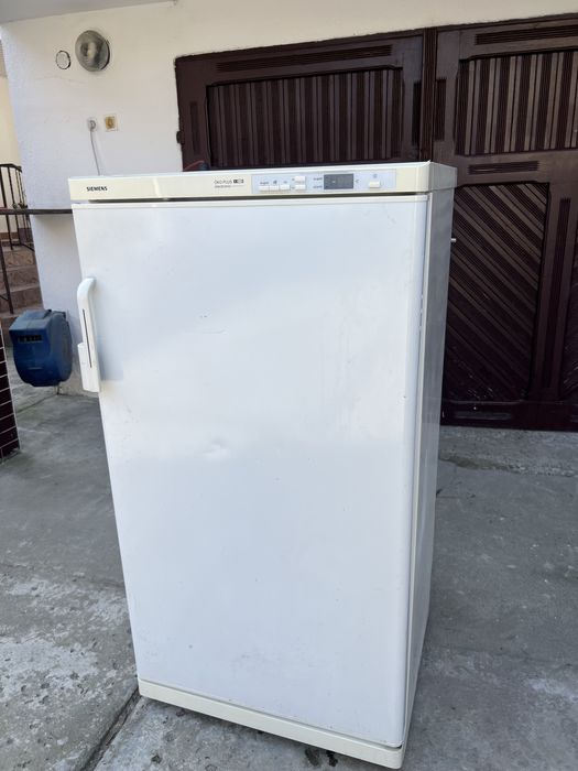 Морозильна камера Siemens SuperFrost 205 L