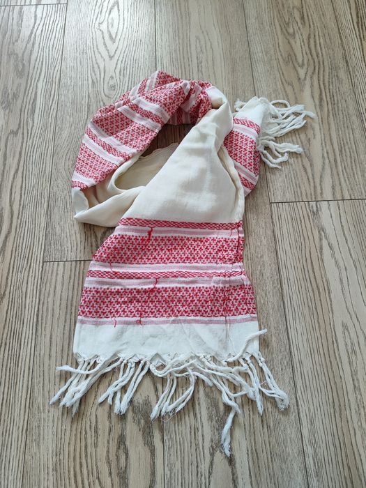 Szal chusta kremowa w czerwoną pepitkę pepitka Accessories