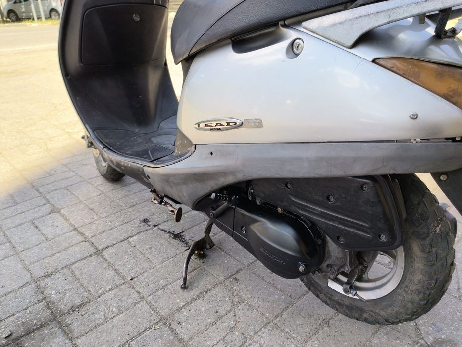 Продам скутер Honda Lead AF48