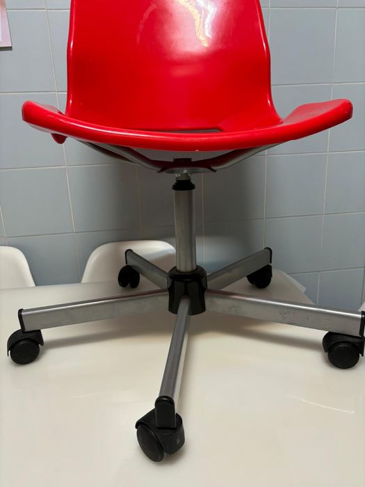 Cadeira secretaria regulável em altura IKEA | 7,99€