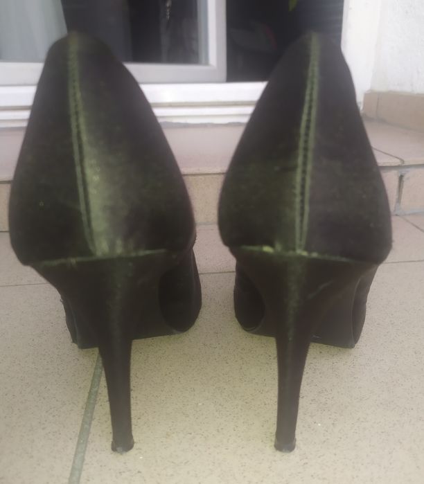 Czarne szpilki czółenka z kokardą satynowe Deichmann Graceland r.38