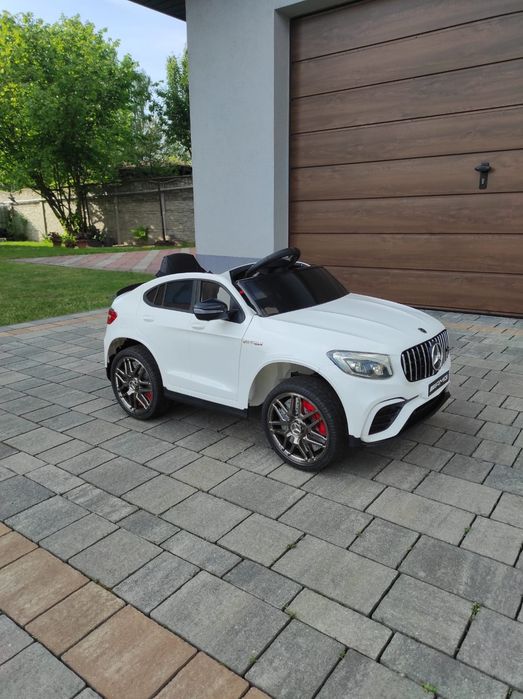 Mercedes GLC 63S  auto na akumulator