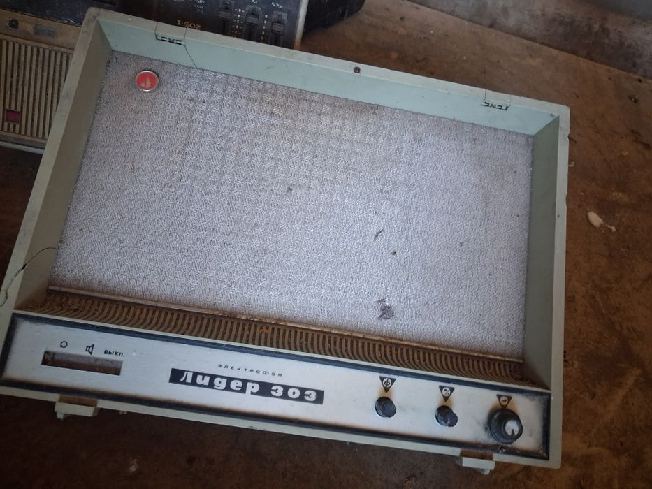 Радіоли та радіоприймачі