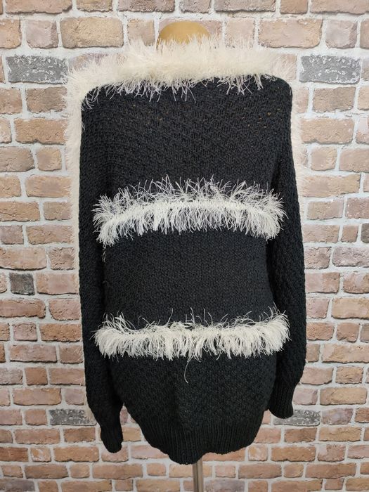 Czarny sweter damski włochate wstawki rozm. M/l ww