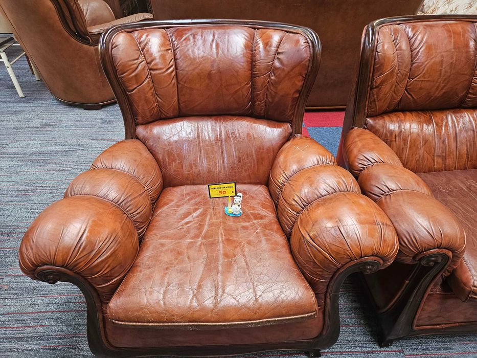 Sofás individuais em pele - Algumas marcas de desga