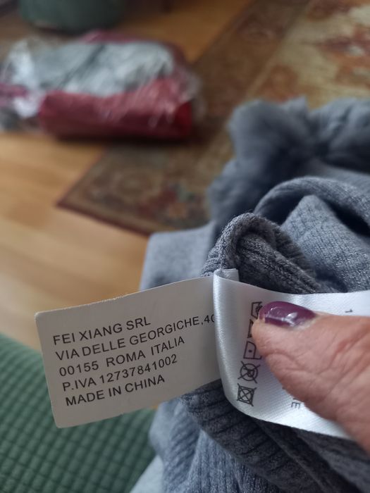 Szary sweterek z futerkiem made in Italy rozmiar M