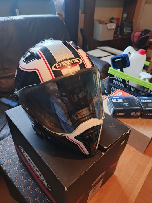 Sprzedam kask motocyklowy airoh używany plus dwa interkomy