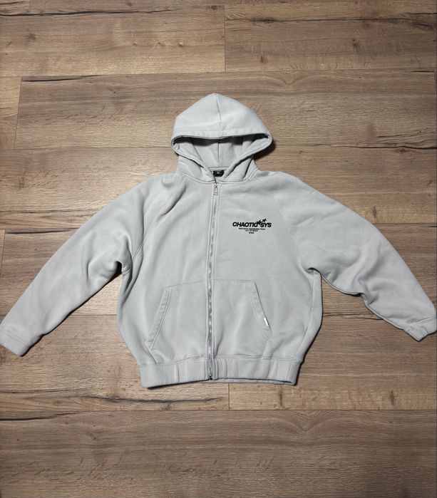 Biała Bluza Chaotic FSBN new yorker