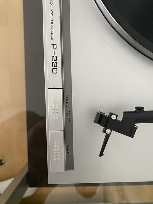 Вініл вініловий програвач Yamaha P-220