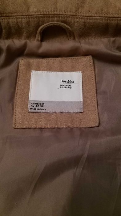 casaco camurça Bershka castanho