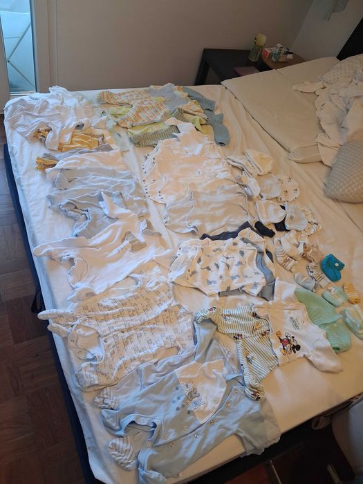 DOAÇÃO de Roupas 0-3 meses