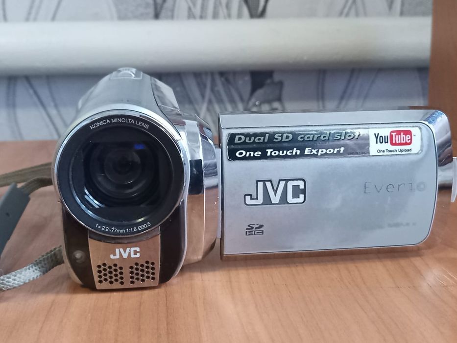 Продається відеокамера