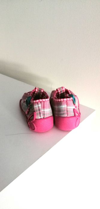 różowe buty buciki sandały sandałki dla dziewczynki 21cm kapcie