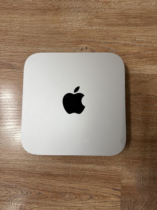 MacMini M2,Magic Keyboard