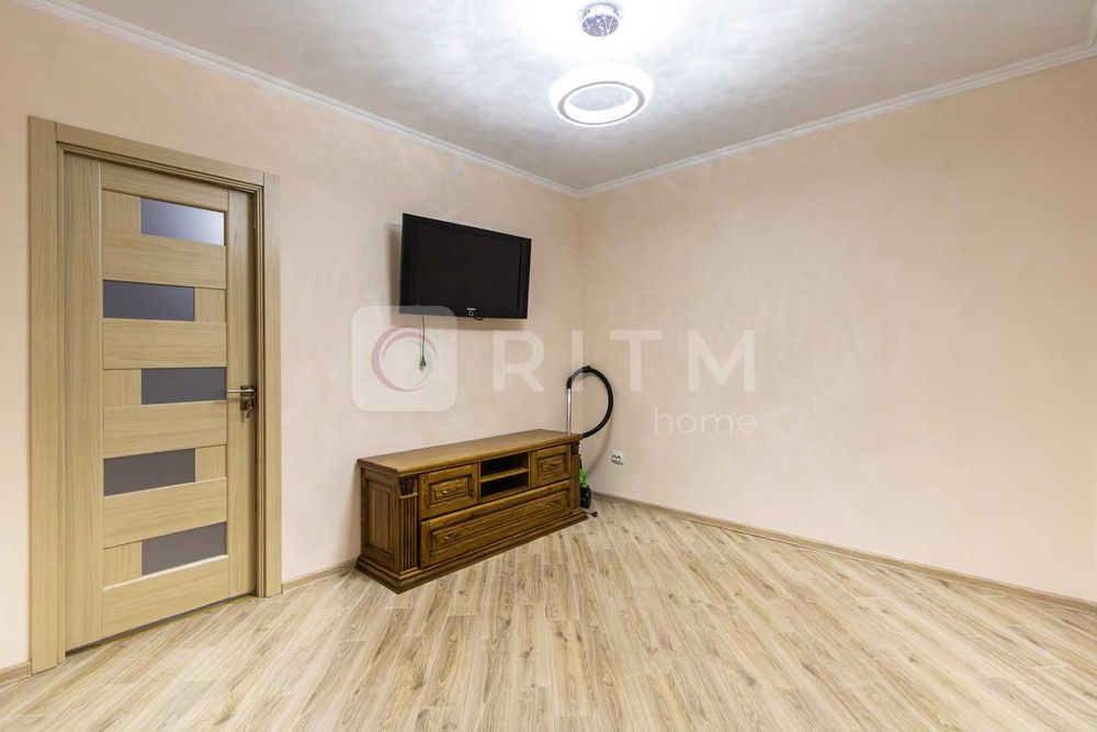 Здається в оренду квартира з меблями і технікою в центрі міста