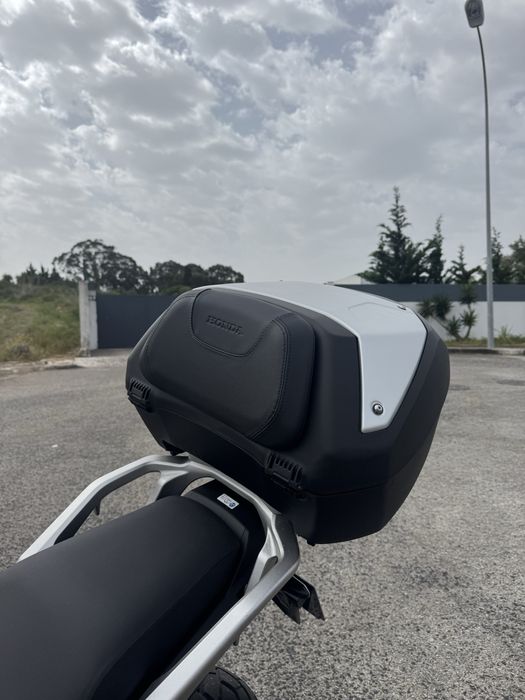 Vendo Honda Transalp de 2025 como nova!