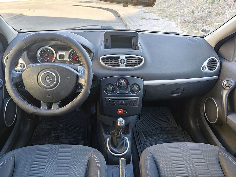 Renault clio 1.2 - Hatchback - GPS