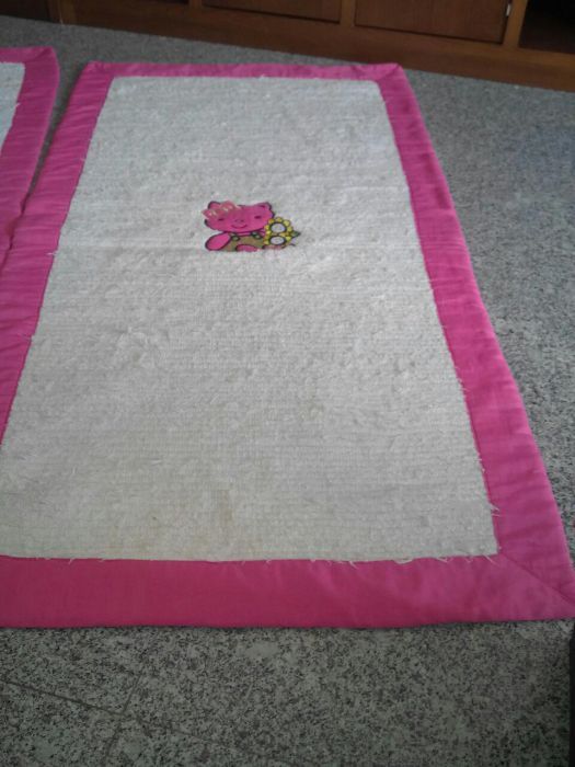2 Hello Kitty Rugs429814036258498562