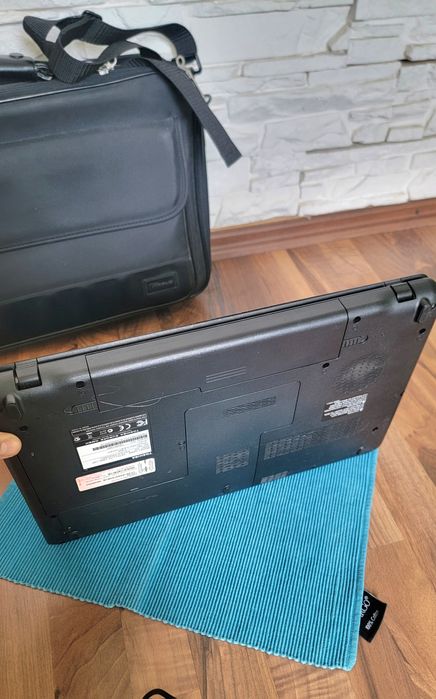 Toshiba Satellite C660-1QP 6GB ОЗУ состояние нового
Intel Pentium T450