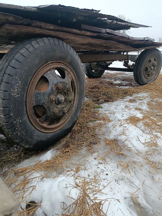 Прицеп віз до трактора