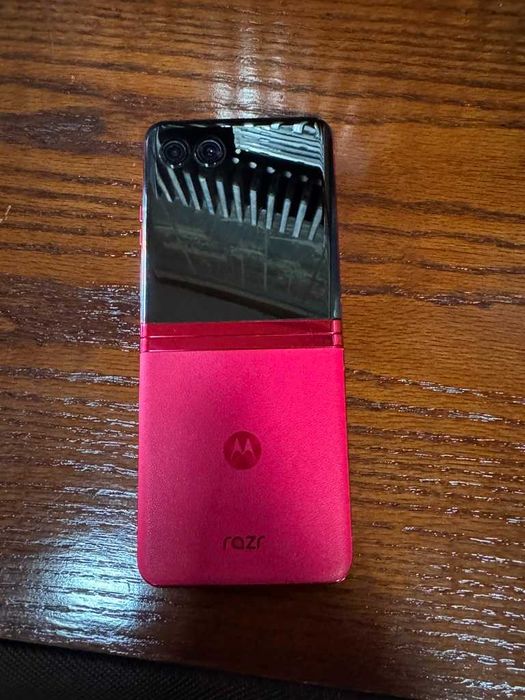 MOTOROLA RAZR 40 ULTRA Magenta Color, 12GB/512GB (Exchange for RAZR 60 Ultra)63824201700099120