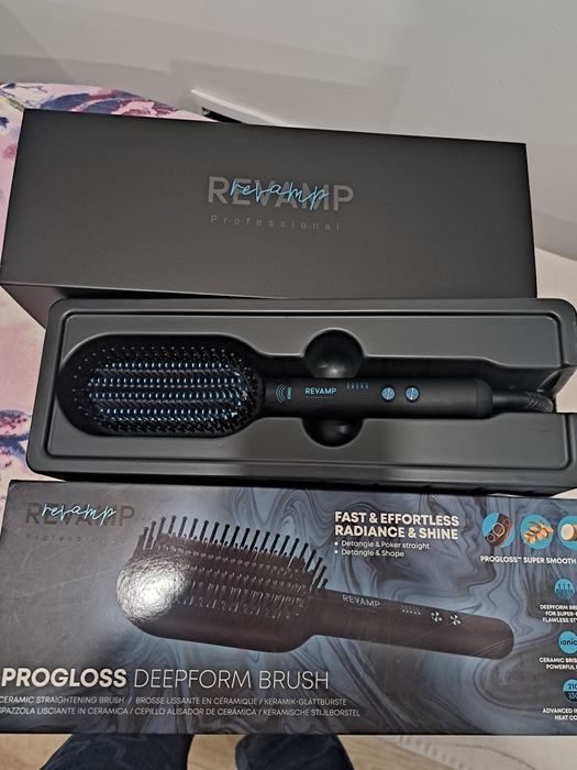 Escova Alisadora / Modelador de Cabelo REVAMP