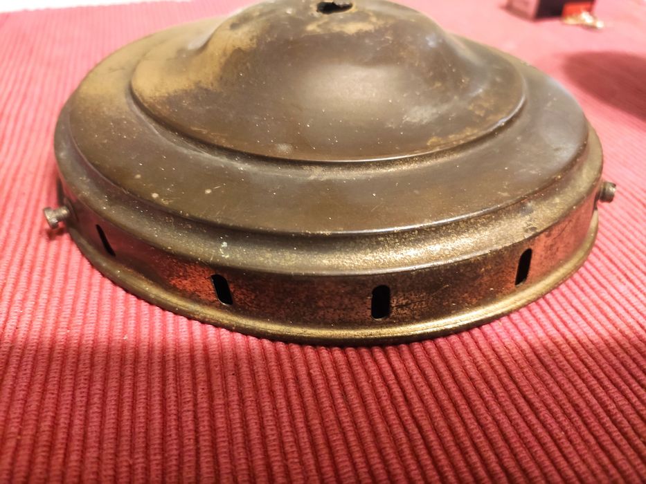 Element starej lampy , mosiądz.