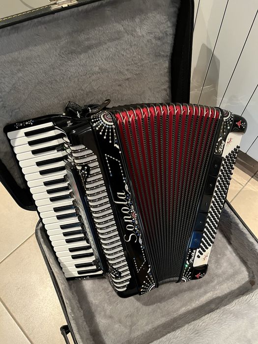 Accordion64737760189058121