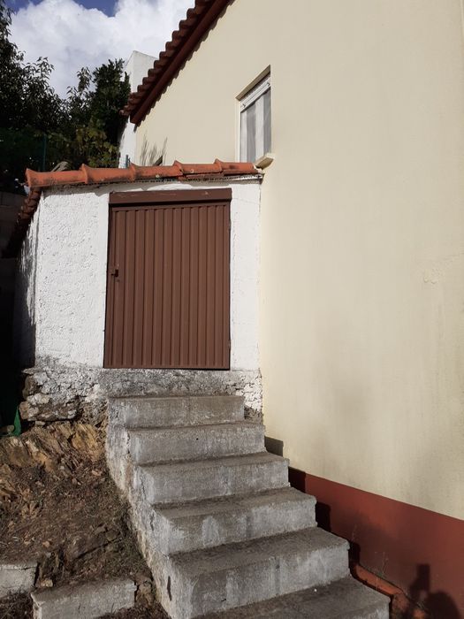 Fabulosa propriedade composta por casa, terrenos e nascente de agua