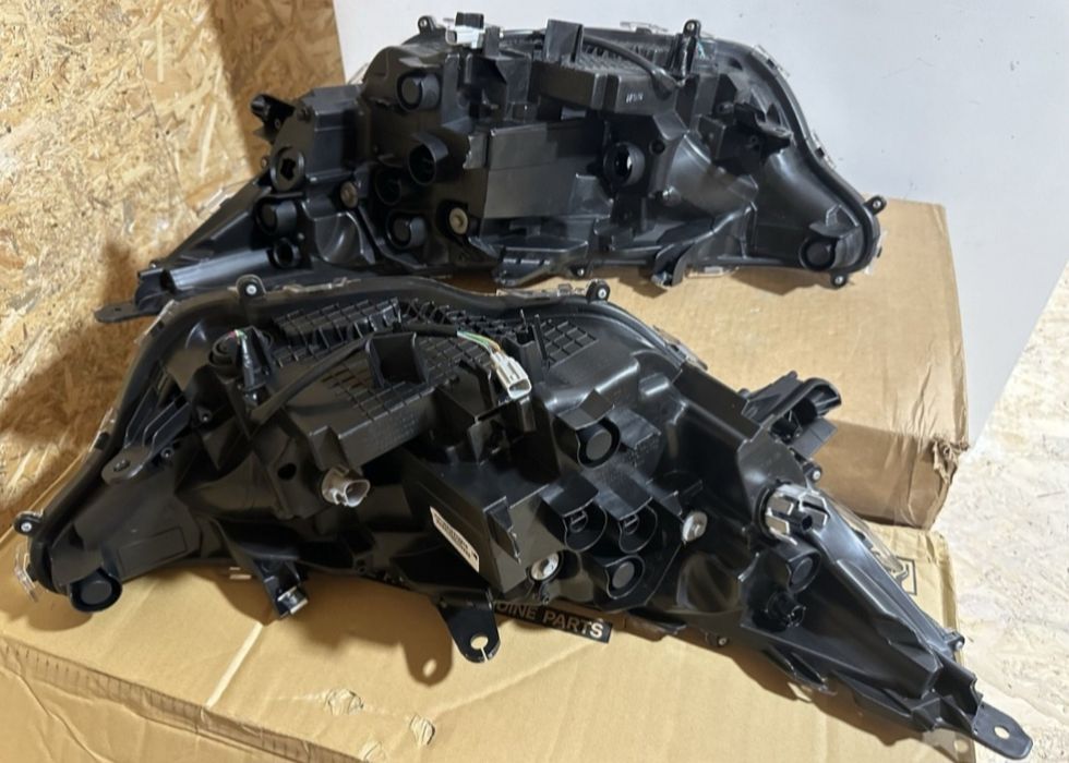 Фара Toyota Rav4 Rav 4 права ліва USA 2022 2023 2024