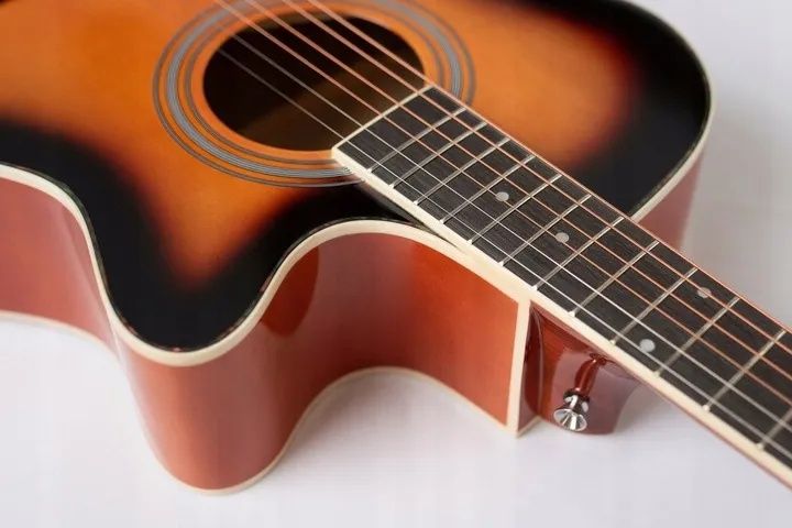 Gitara elektroakustyczna Alamo AC-40, duży zestaw akcesoriów - OUTLET!