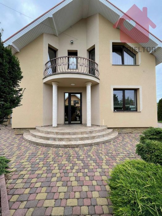 Продаж сучасного повністю енергонезалежного будинку в престижному районі Сторожниці