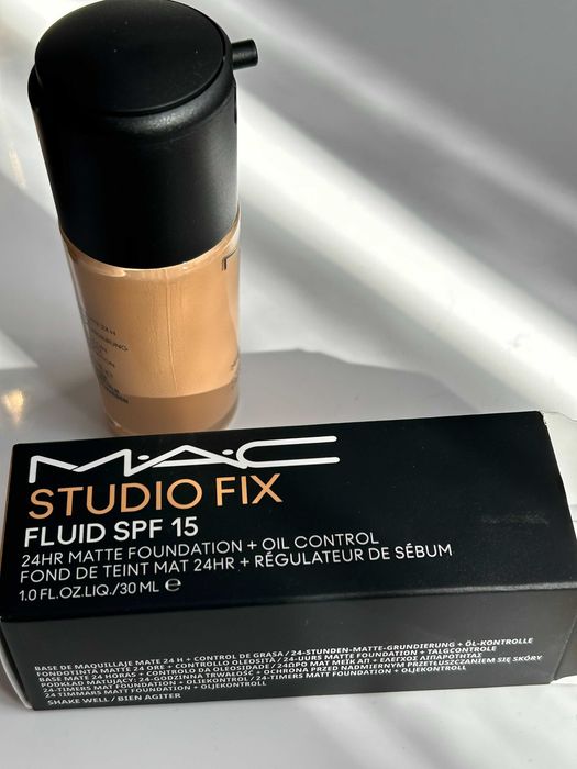 podkład Mac Studio Fix SPF15 + GRATIS pędzel