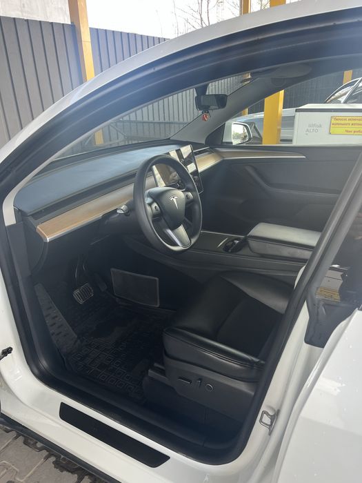 Продам Tesla Y 2023