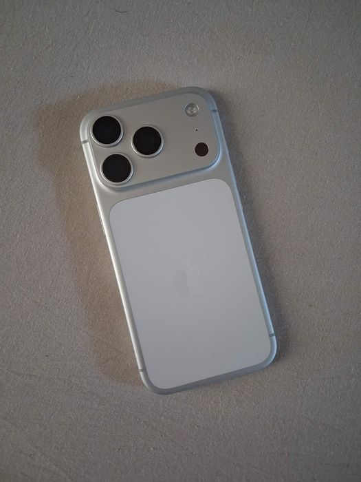 Iphone 17 pro 256 GB 97% bateria
