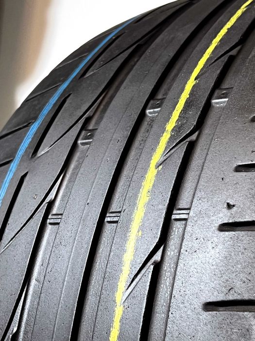 Pneus Bridgestone Potenza S001 - 255/35/19 - Excelentes