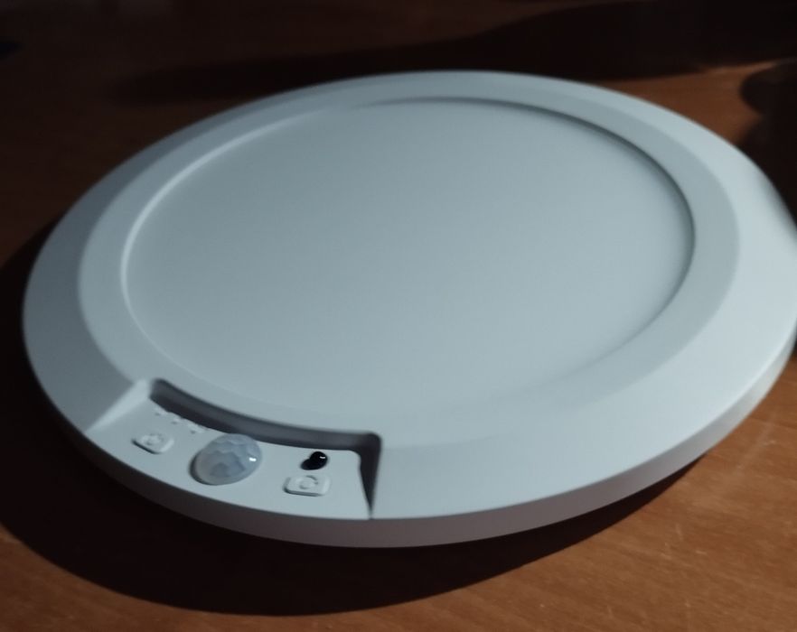 Сенсорний світильник на 8000 mah