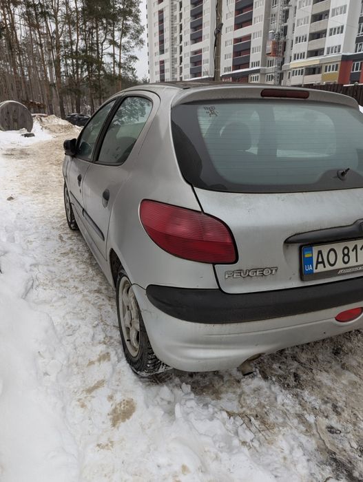 Пежо 206 1,4 бензин 2000