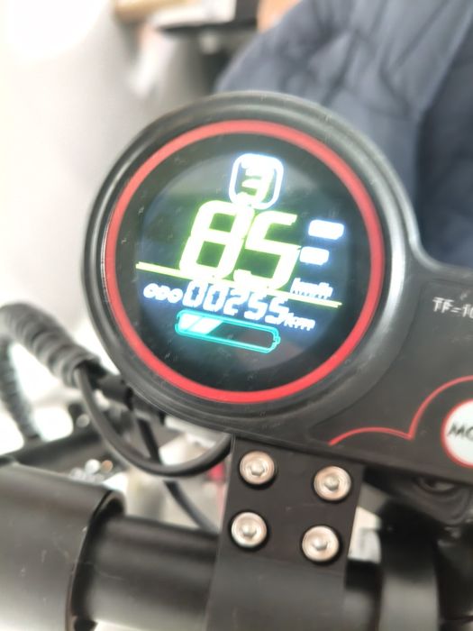 Bouyeda q7 pro apenas 200km preço NÃO negociável