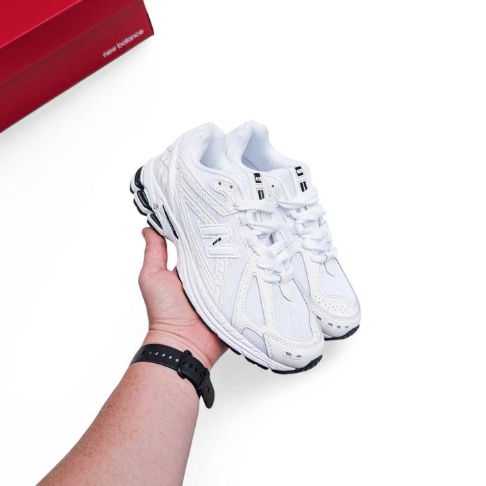 Жіночі кросівки New Balance 1906R White білі