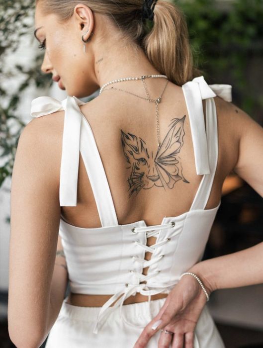 Білий корсет на зав‘язках