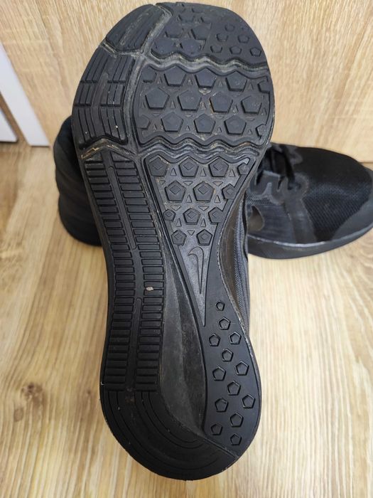 Кроссовки Nike DOWNSHIFTER 8 (GS) отличное состояние 38р.