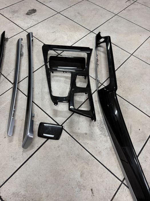 Frisos em madeira escura bmw f10 f11